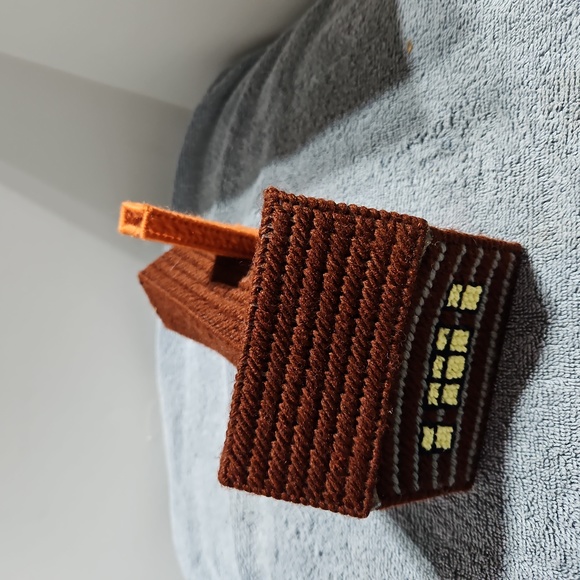 Handmade log cabin - Picture 3 of 3